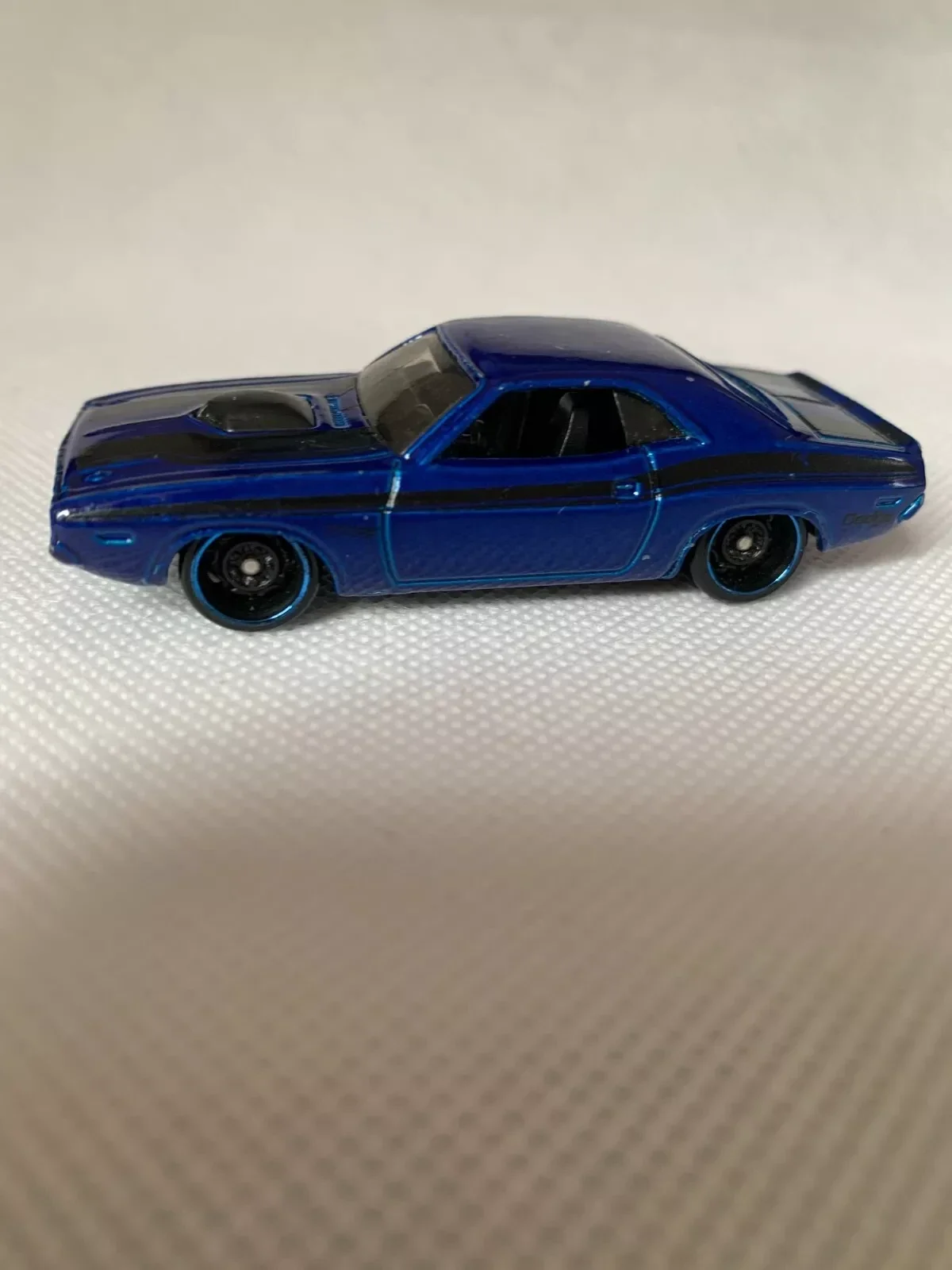 2015 Hot Wheels 70 Dodge Challenger hemi