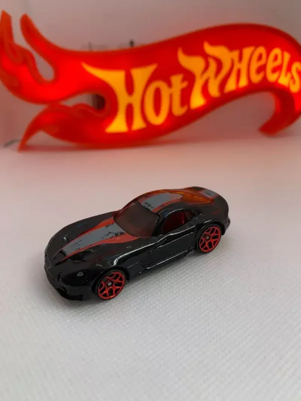 Hot Wheels 2013 Dodge Viper SRT
