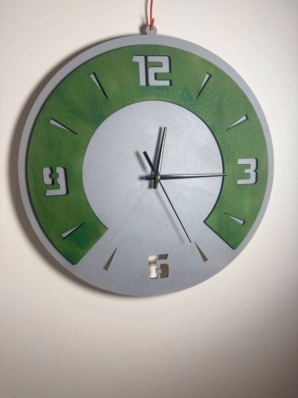 Moderne Wanduhr aus Sperrholz – 2-lagig, handgefertigt