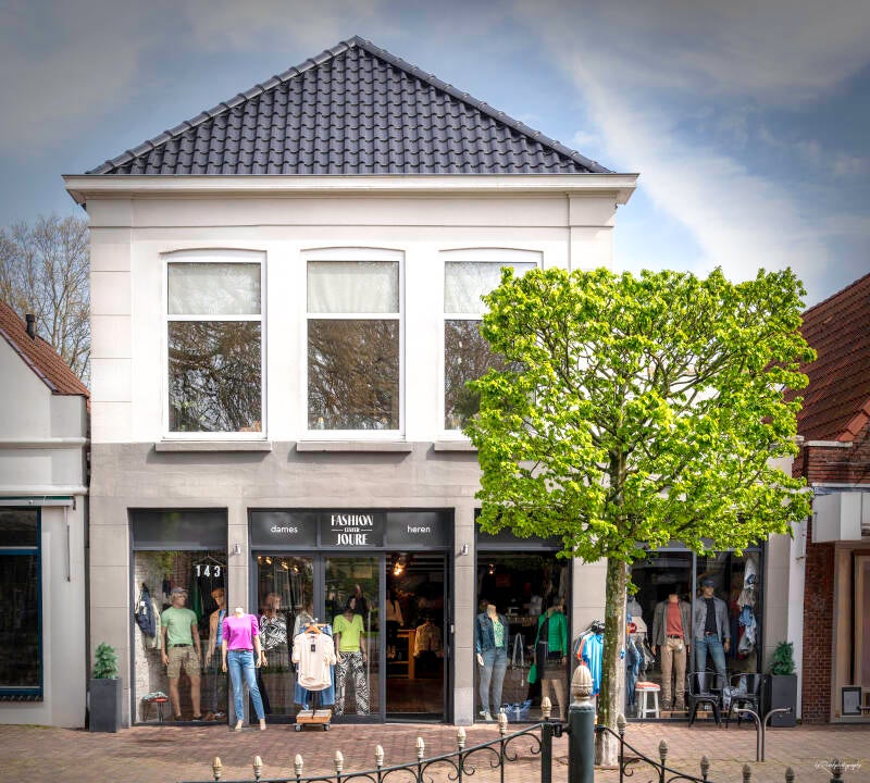 Kledingwinkel pand in Joure