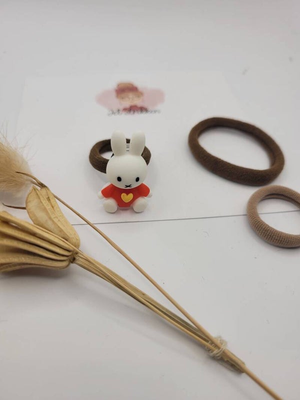 Haarelastiek - weetje wat handig is? Je krijgt er 2 elastiekjes bij in verschillende maten. Zo past het elastiekje altijd