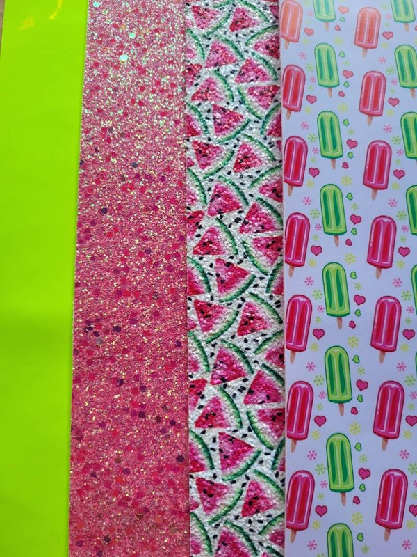 4 vellen zeer mooi leer. ( 2 glitter)