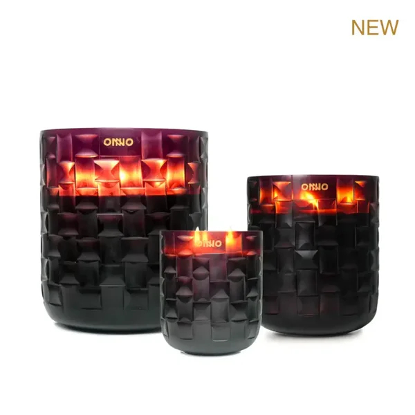 Onno Scented Candle Chess Burgundy (4 possible sizes)