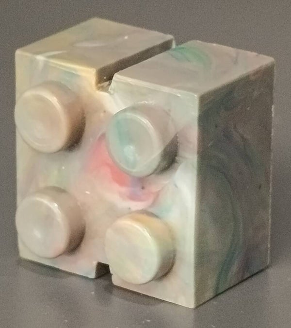 Marbled 2x2 brick
