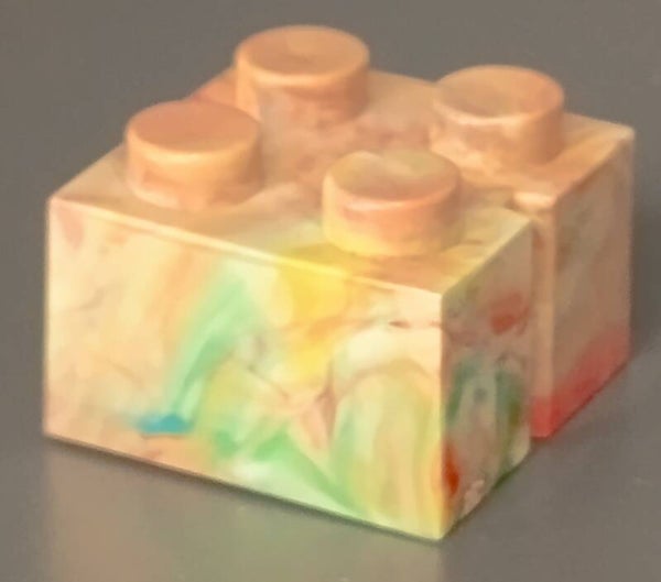 Marbled 2x2 brick