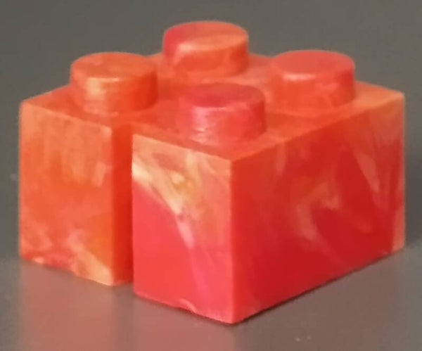 Marbled 2x2 brick