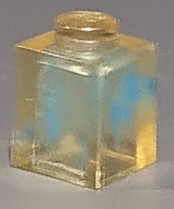 1x1 marbled trans clear brick