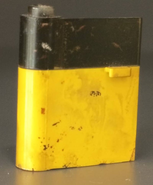 Door yellow/black painted