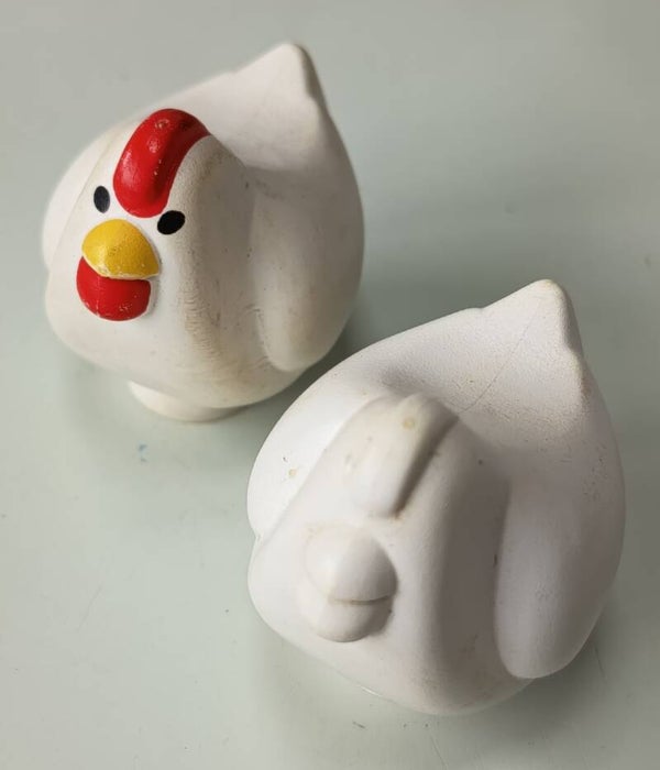 Unpainted duplo chicken