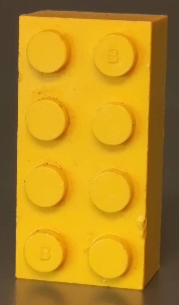 Yellow testbrick 2xB