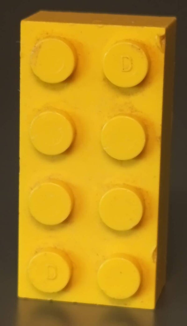 Yellow testbrick 2xD