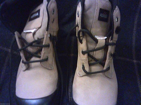 Heavy-Duty Tan Work Boots – Padded Collar & Black Toe Protection