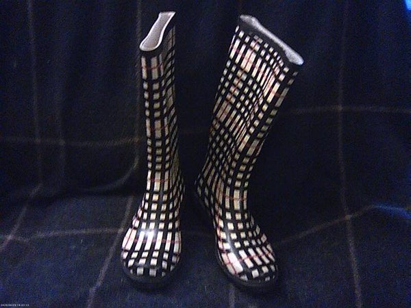 Burberry Check Rain Boots – Iconic Plaid Rubber Wellington  Made in Italy