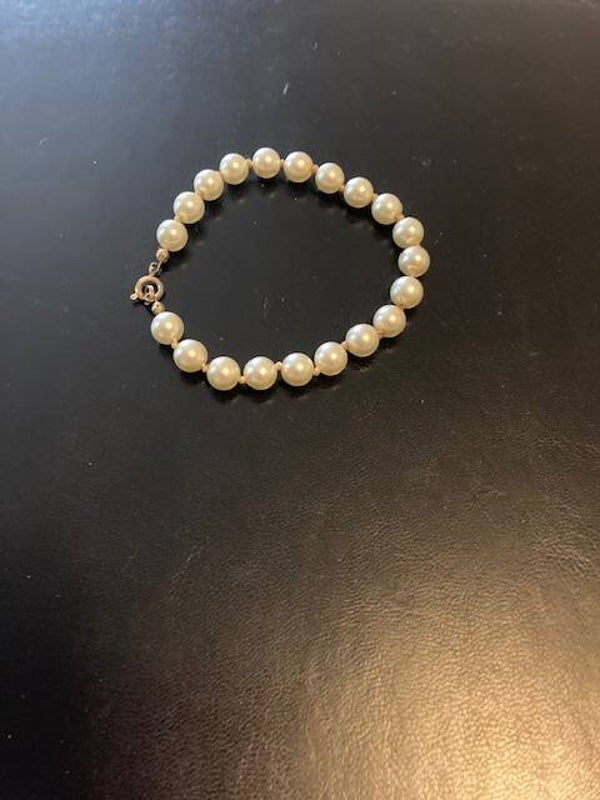 Imitation Pearl Bracelet