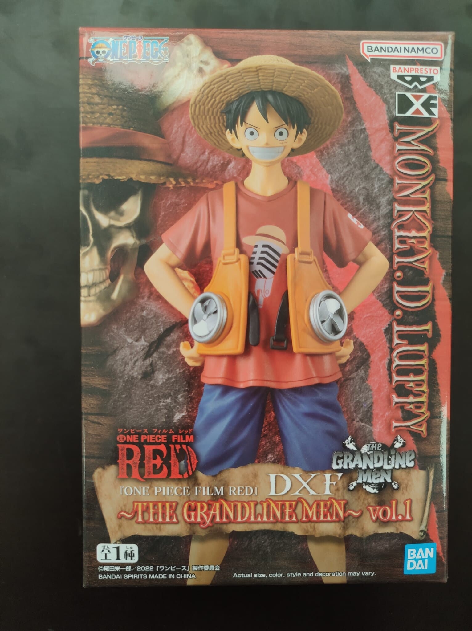 FIGURA LUFFY CHALECO RED