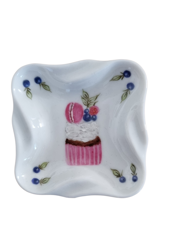 Handbemaltes Porzellan Mini-Schälchen mit Cupcake & Blaubeeren