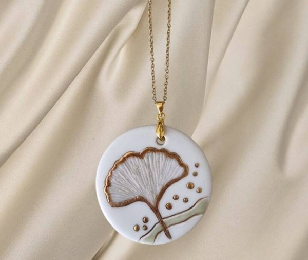 Porzellananhänger «Golden Botanics – Ginkgoblatt»