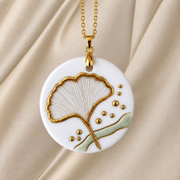 Porzellananhänger «Golden Botanics – Ginkgoblatt»