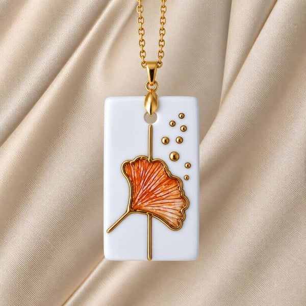 Porzellananhänger «Golden Botanics – Modernes Ginkgoblatt»