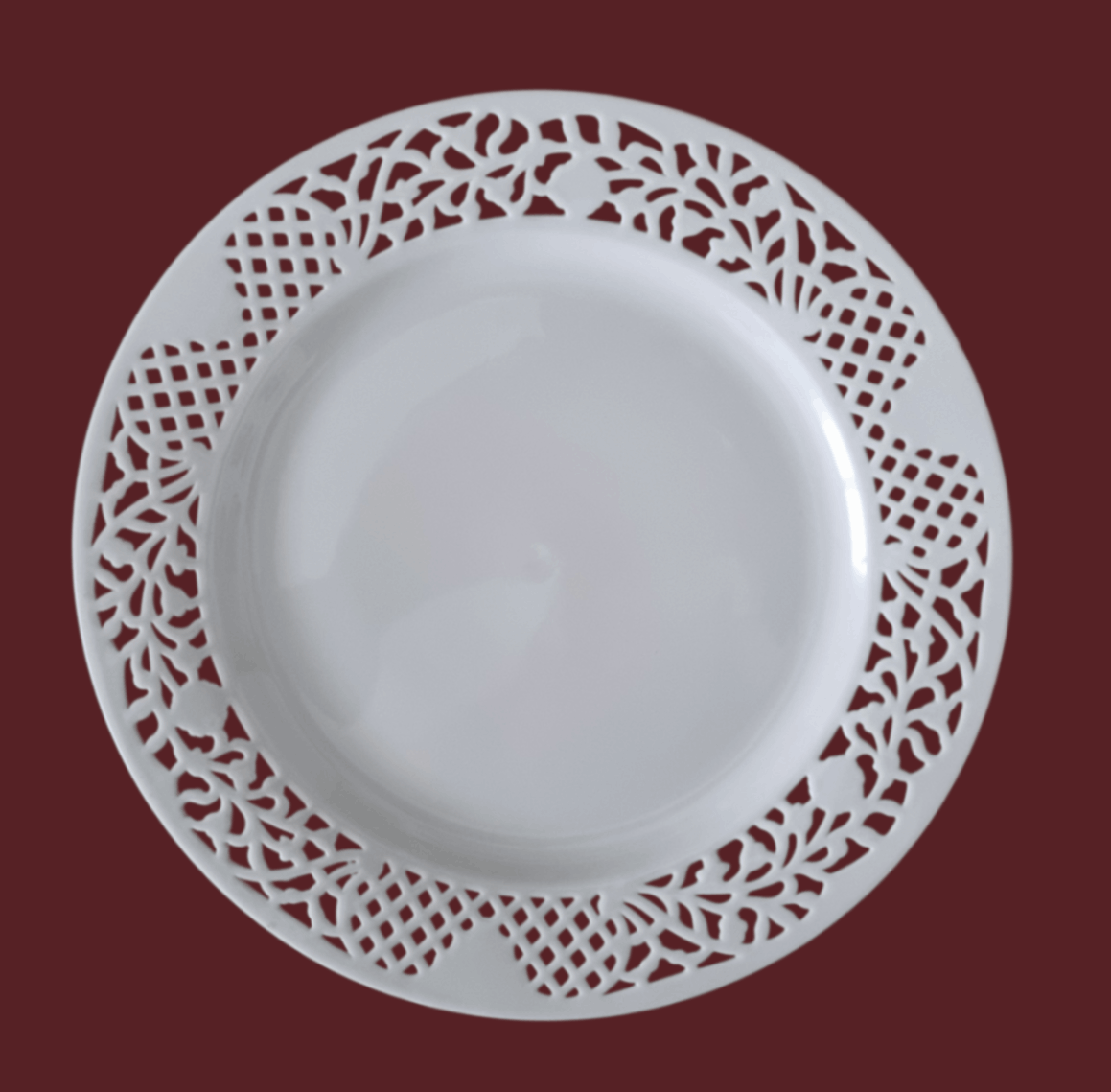 Wandteller mit Durchbruchrand – Porzellan Ø 33