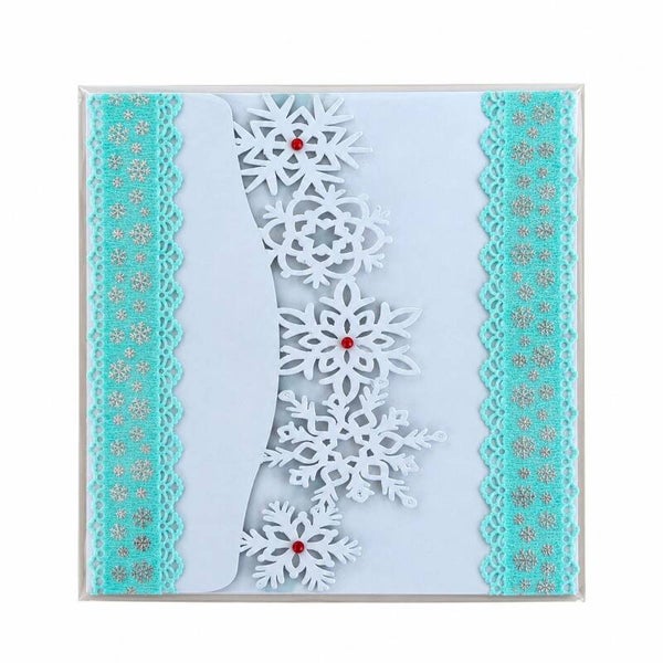 Weihnachtskarte mit Schneeflocken – Türkis und Weiss