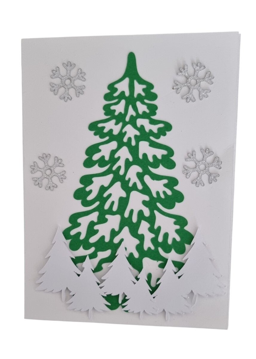 Weihnachtskarte „Verschneiter Tannenbaum“ – handgefertigtes Unikat