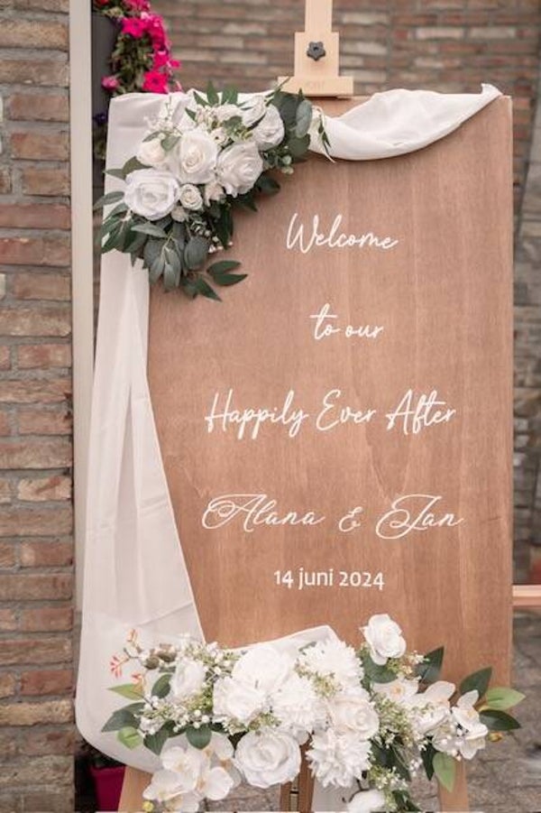 🖼️HOUTEN WELKOMSTBORD OP SCHILDERSEZEL TE HUUR🖼️