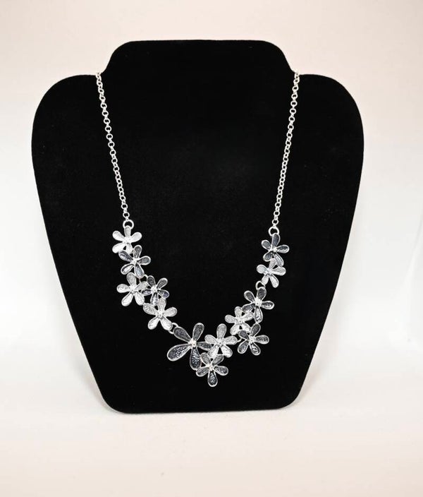 Daisy Enamel Statement Necklace in Silver and Grey Tones - Elegant Floral Design for Women's Fashion