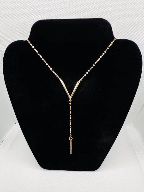 Elegant Gold Y-Shape Necklace with Delicate Chain and Pendant