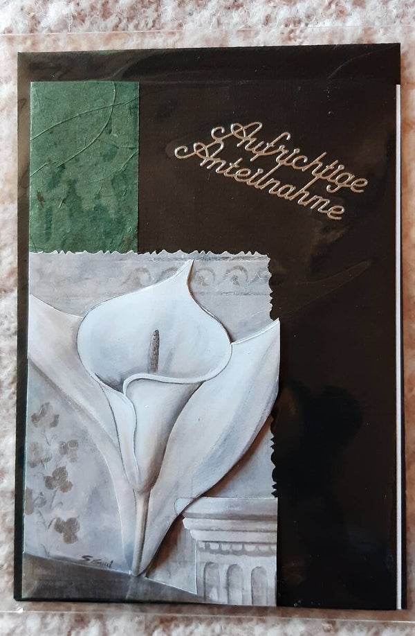 Kondolenzkarte mit silberner Prägung und Calla