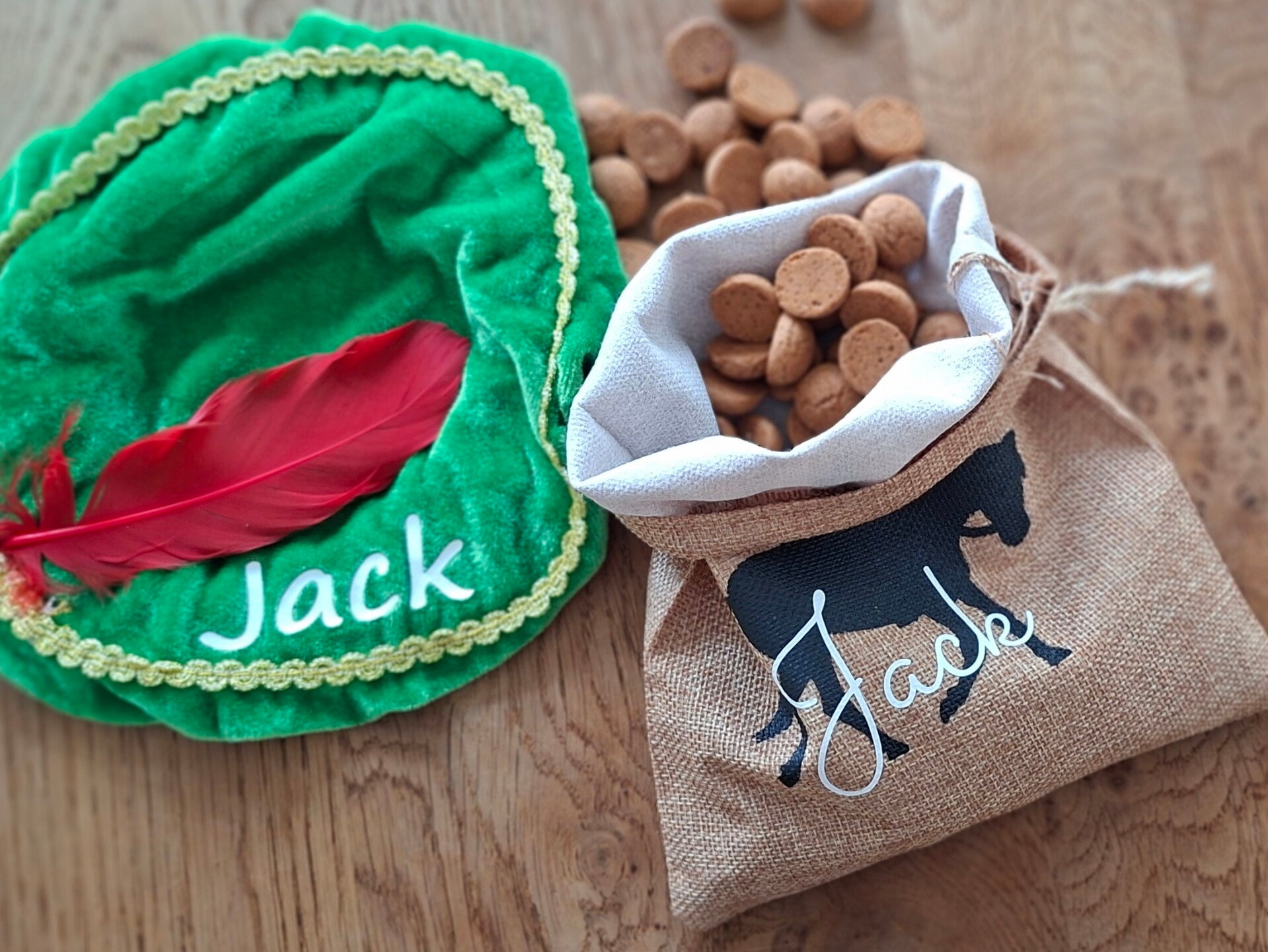 Pietenmuts en pepernotenzakje met naam l Sinterklaas