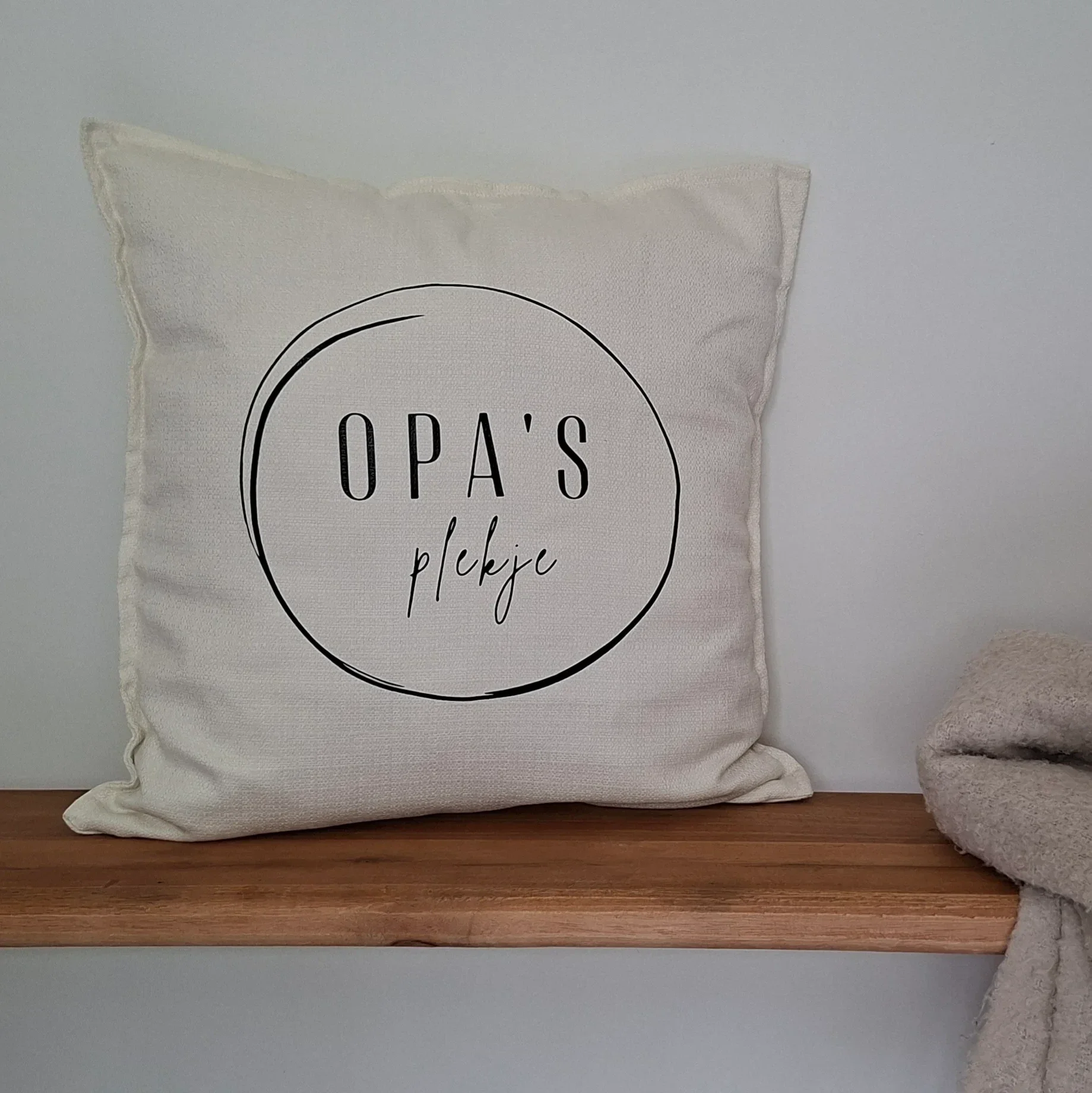 Kussen Opa's plekje | Wit