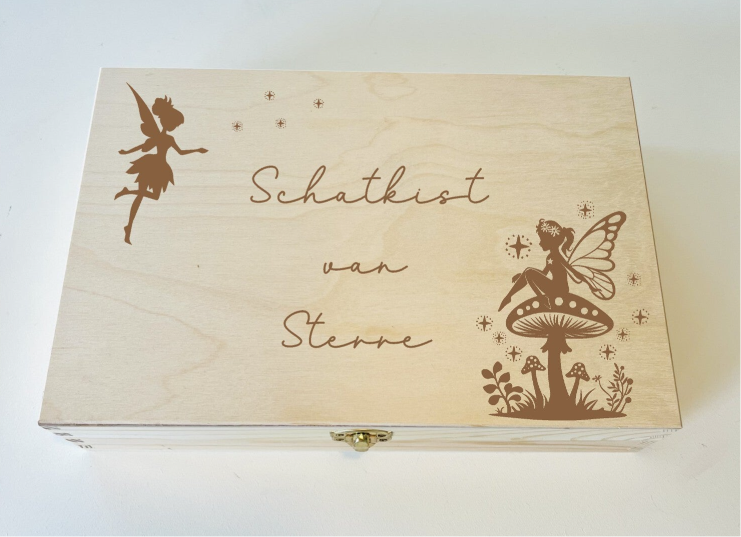 Houten schatkist met naam en feeën afbeelding