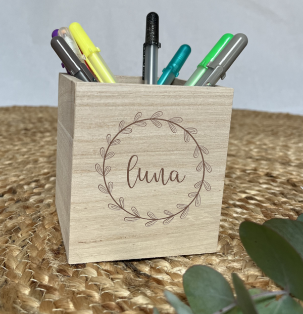 Houten pennenbakje met naam