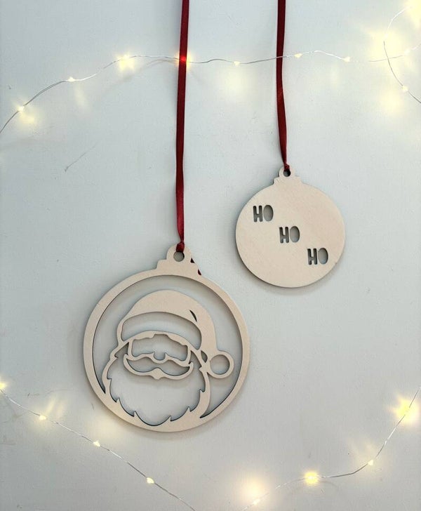 Raamdecoratie houten kerstballen