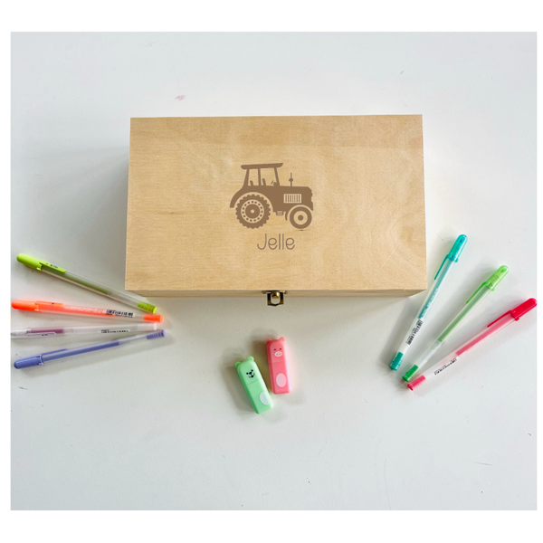 Houten tekendoos met naam en tractor