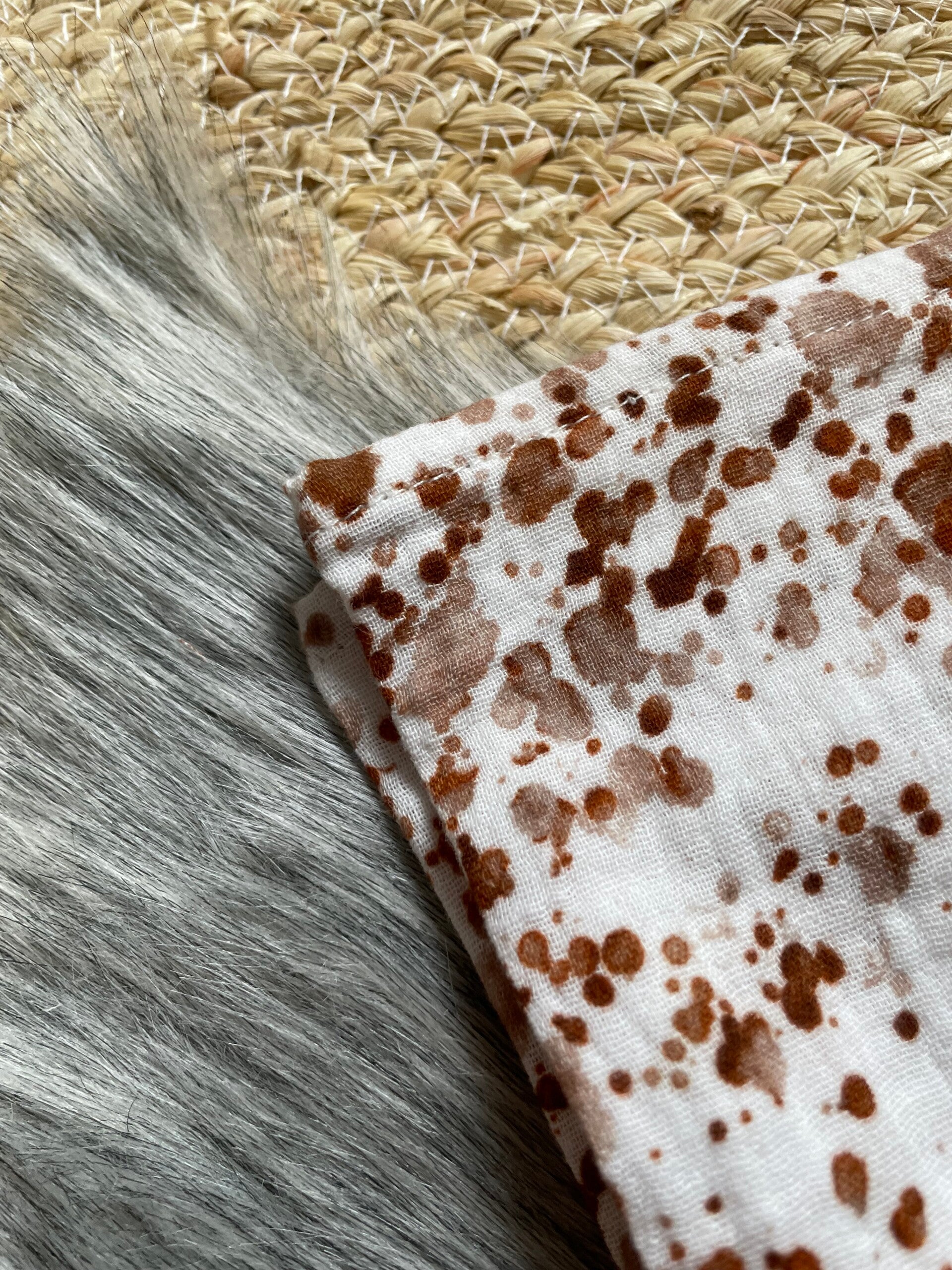 spuugdoekje - cognac stip