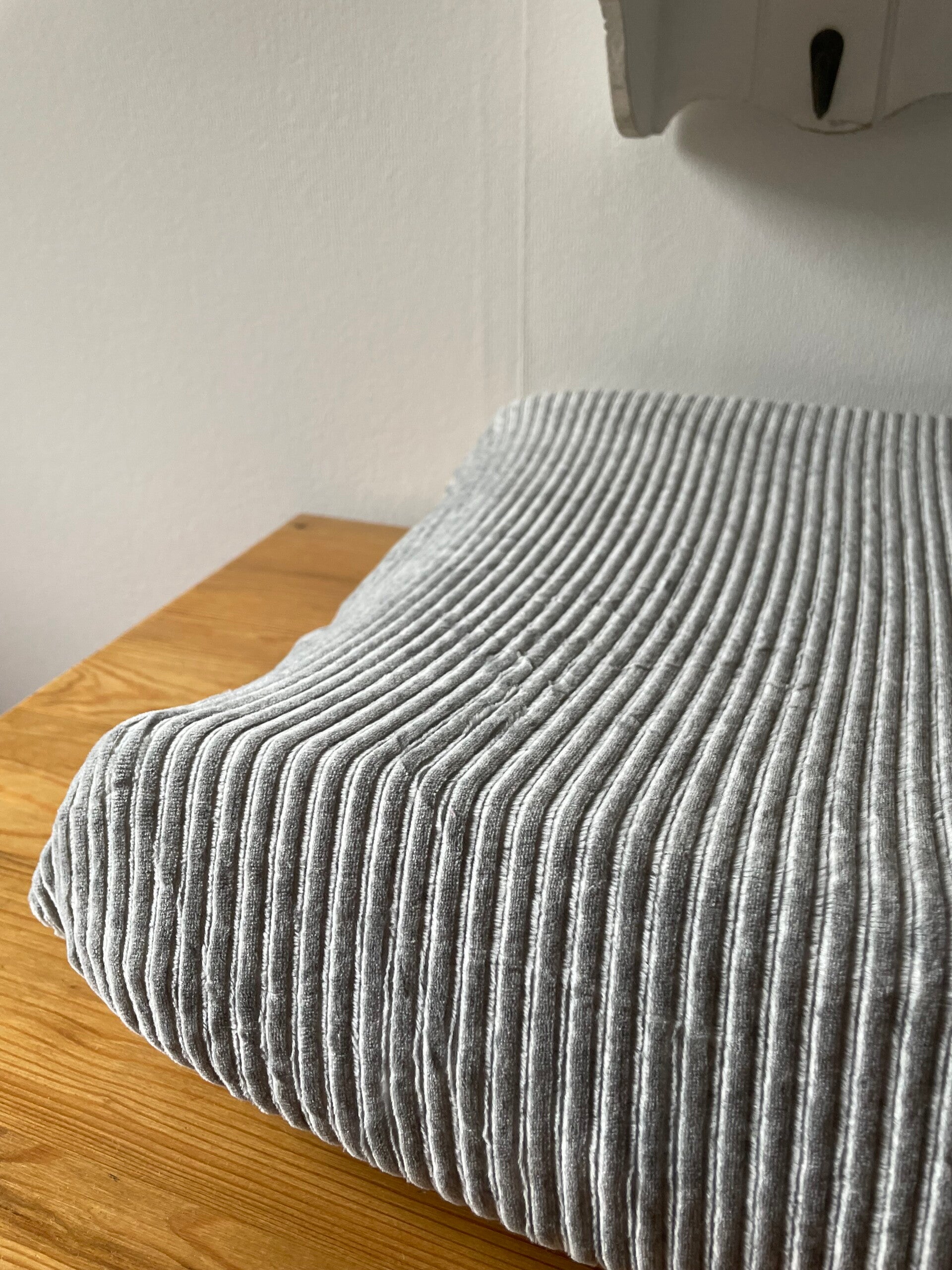 aankleedkussenhoes - rib lichtgrijs