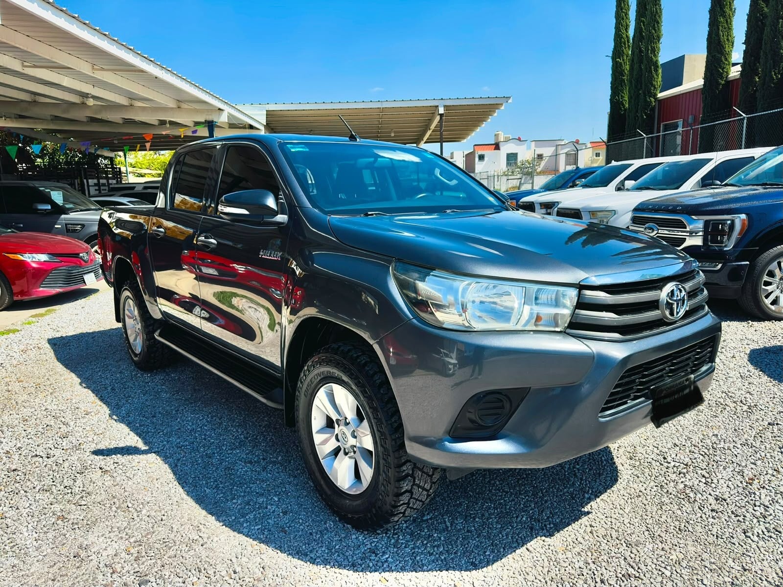 Toyota Hilux Doble Cabina SR MT 2016