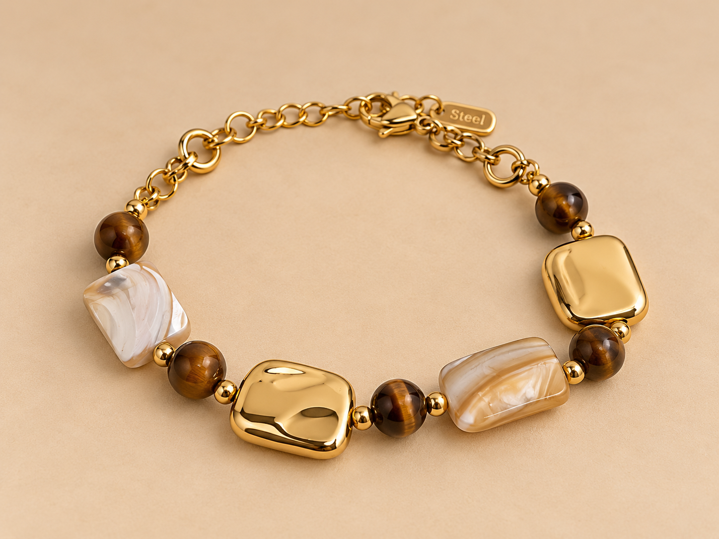 Gouden natuursteen armband
