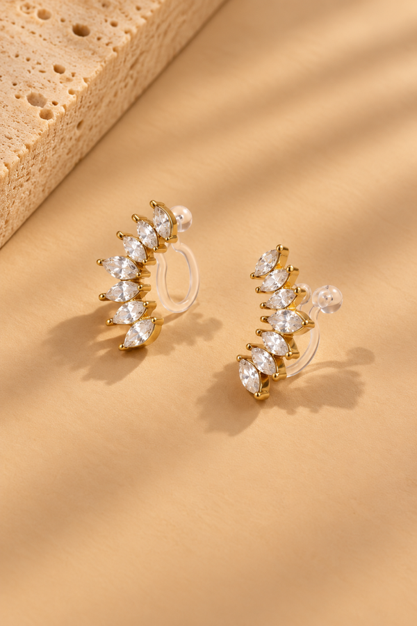 Sparkling Ear Cuff Goud