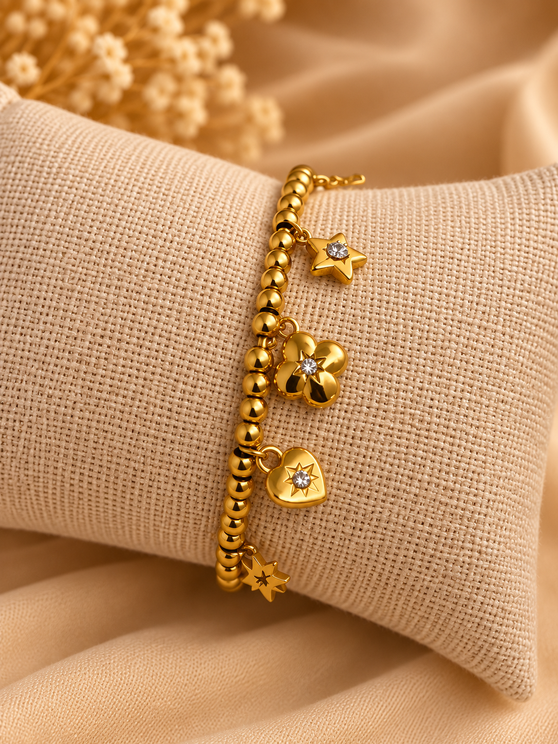 Golden Charms Armband