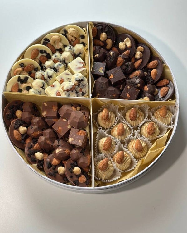 Assortiment chocolade met noten (op bestelling)