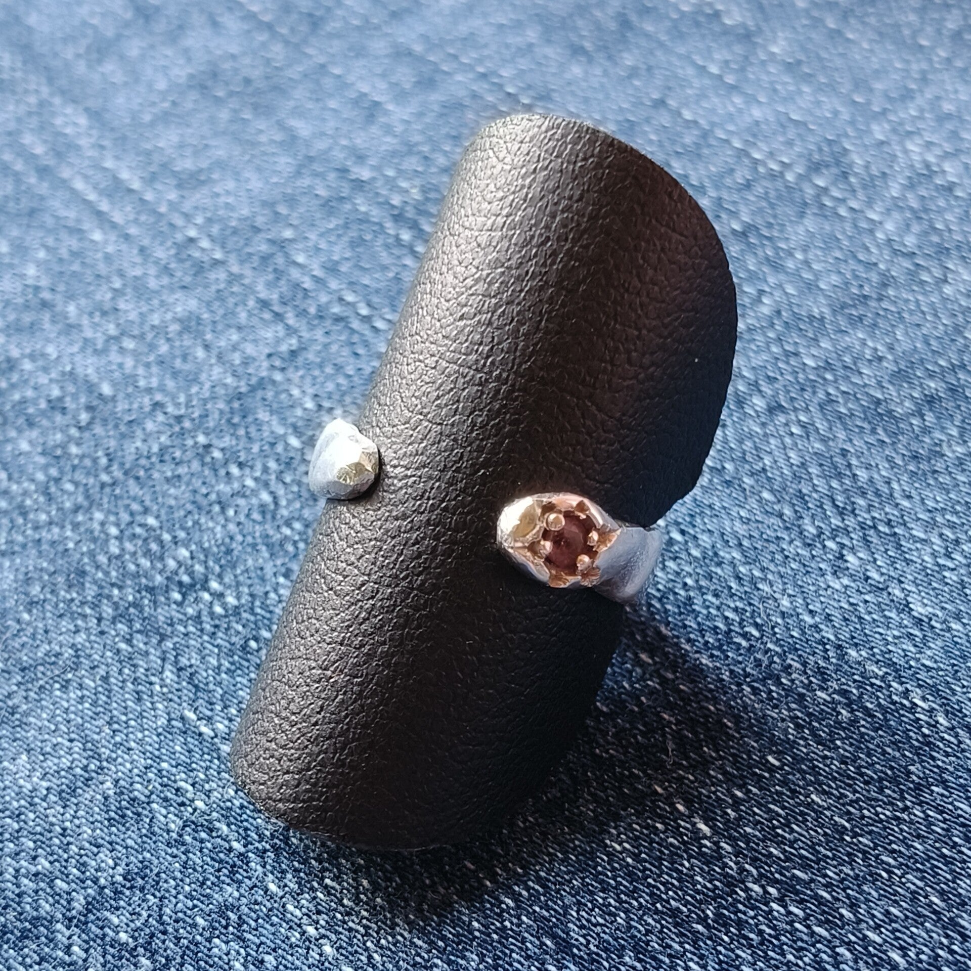 Ring with alexandrite