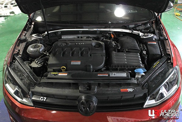 VW Golf 7 2.0GTI/TDI UltraRacing 2P Front Upper Strutbar
