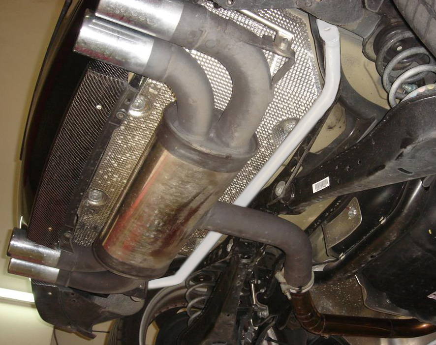 VW Golf 5 (incl GTI) UltraRacing Rear Torsion Bar 329