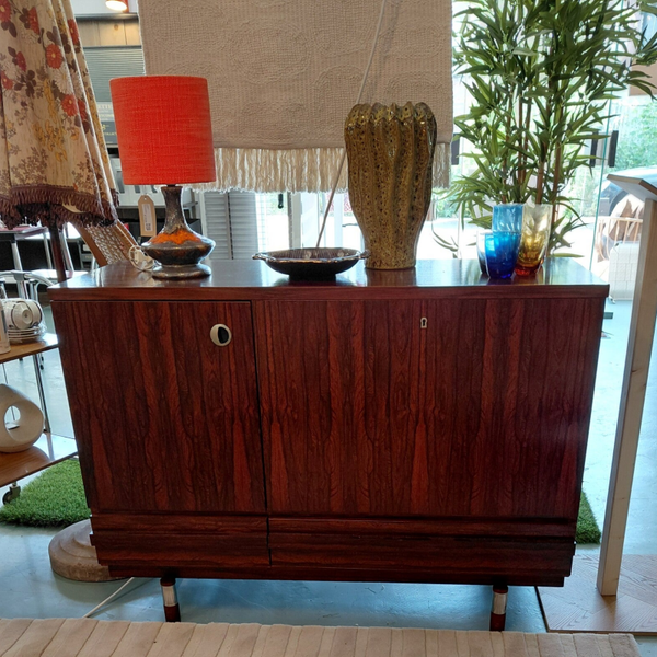 Donker meubel | 953