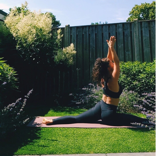 Personal yoga of yoga massage 5 sessies van 60 of 90 minuten per sessie: Fysiek en online