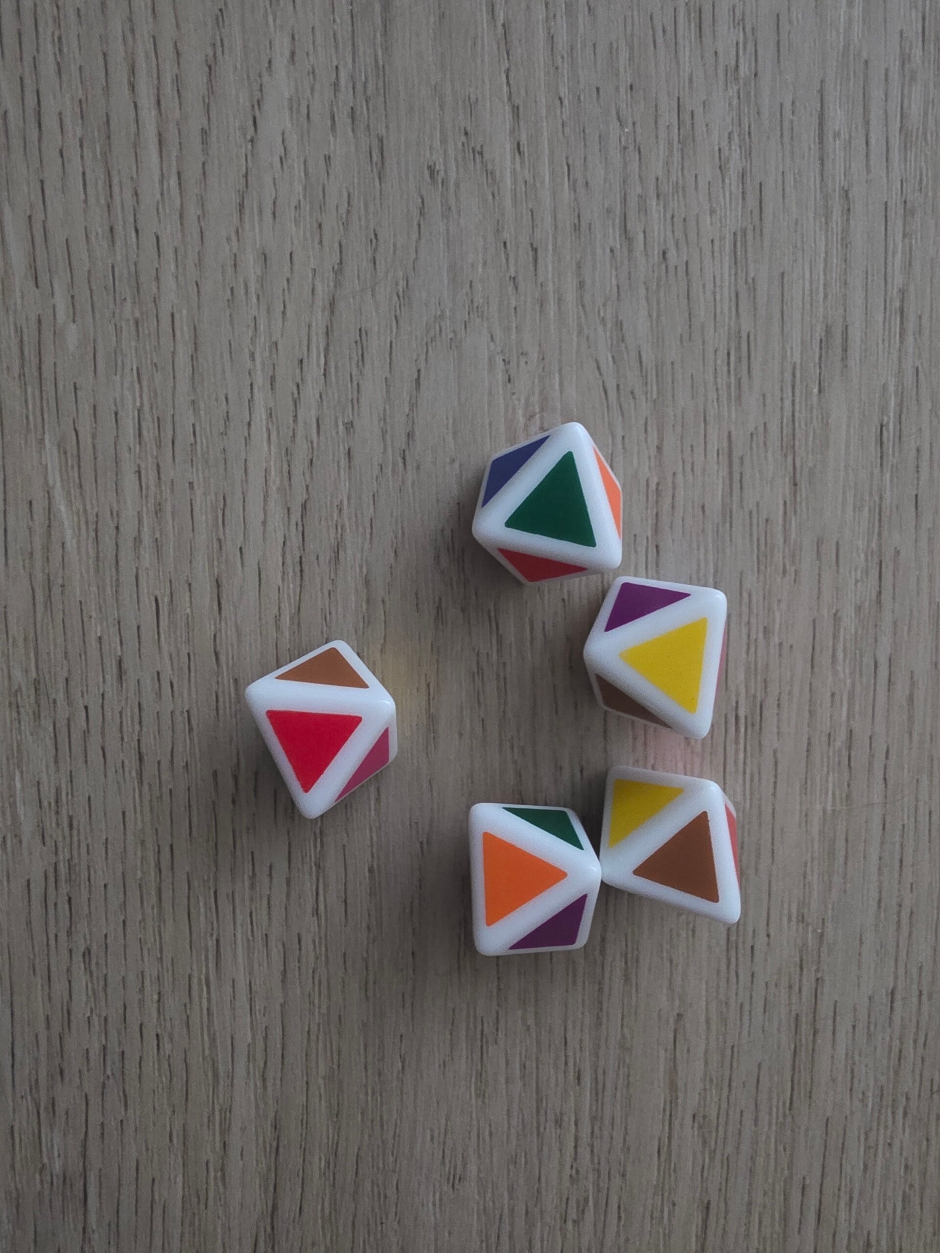 8 kleuren dobbelsteen (bruin)