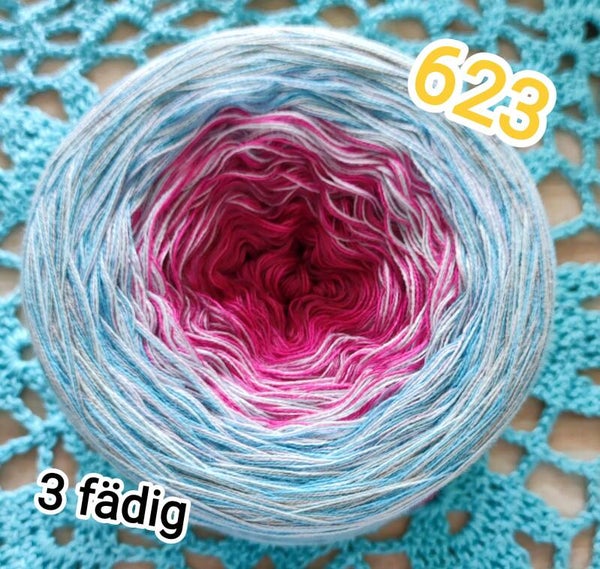623